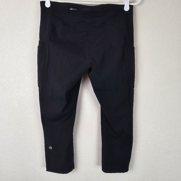 Lululemon Speed Up Crop Black Mid Rise Run Capri with Pockets Size 10 - Picture 7 of 15